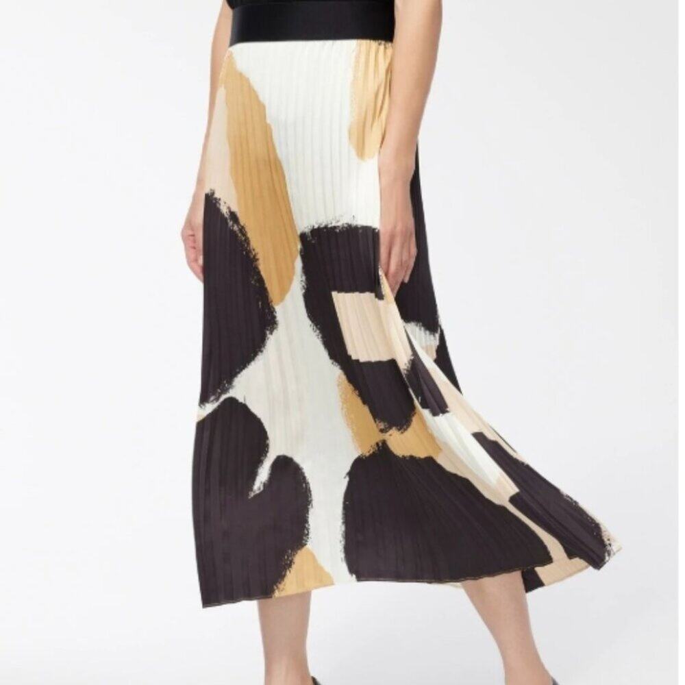 Chico Black Label Pleated Skirt Color: Neutral/Black S